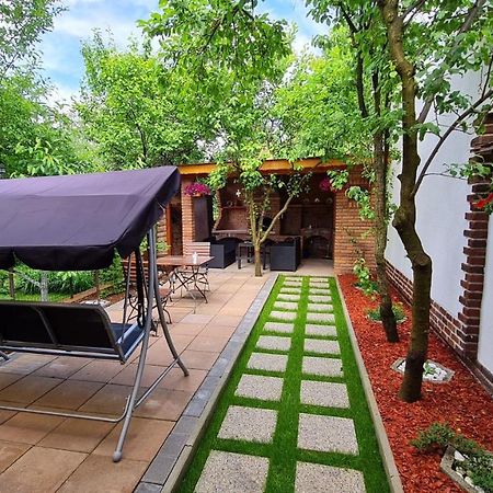 Cozy House With Nice Garden In Heart Of City Center Villa Cluj-Napoca Exterior foto