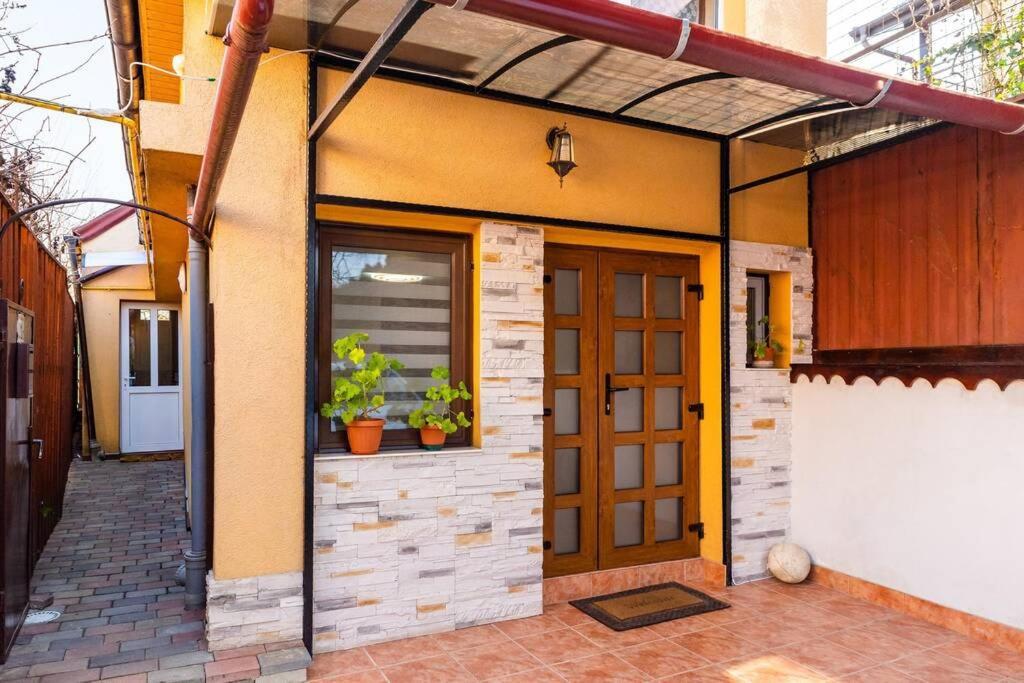 Cozy House With Nice Garden In Heart Of City Center Villa Cluj-Napoca Exterior foto