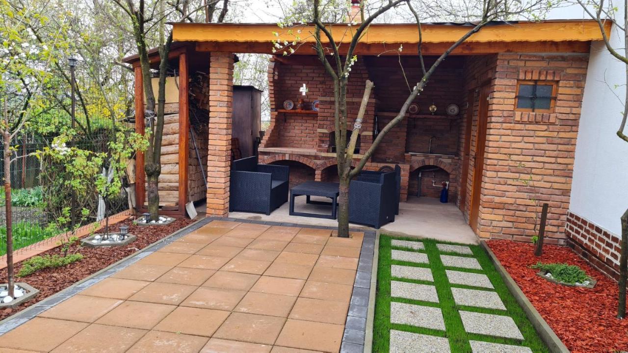 Cozy House With Nice Garden In Heart Of City Center Villa Cluj-Napoca Exterior foto